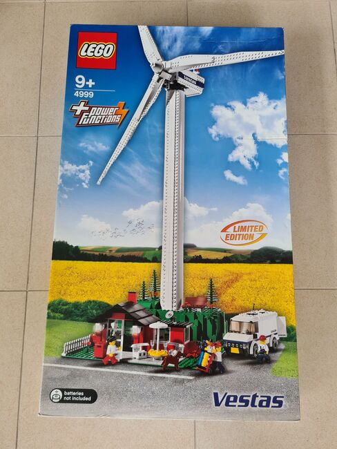 Lego Vestas Wind Turbine Limited Edition #4999, Lego 4999, Mr Foo, Town, Singapore, Image 2
