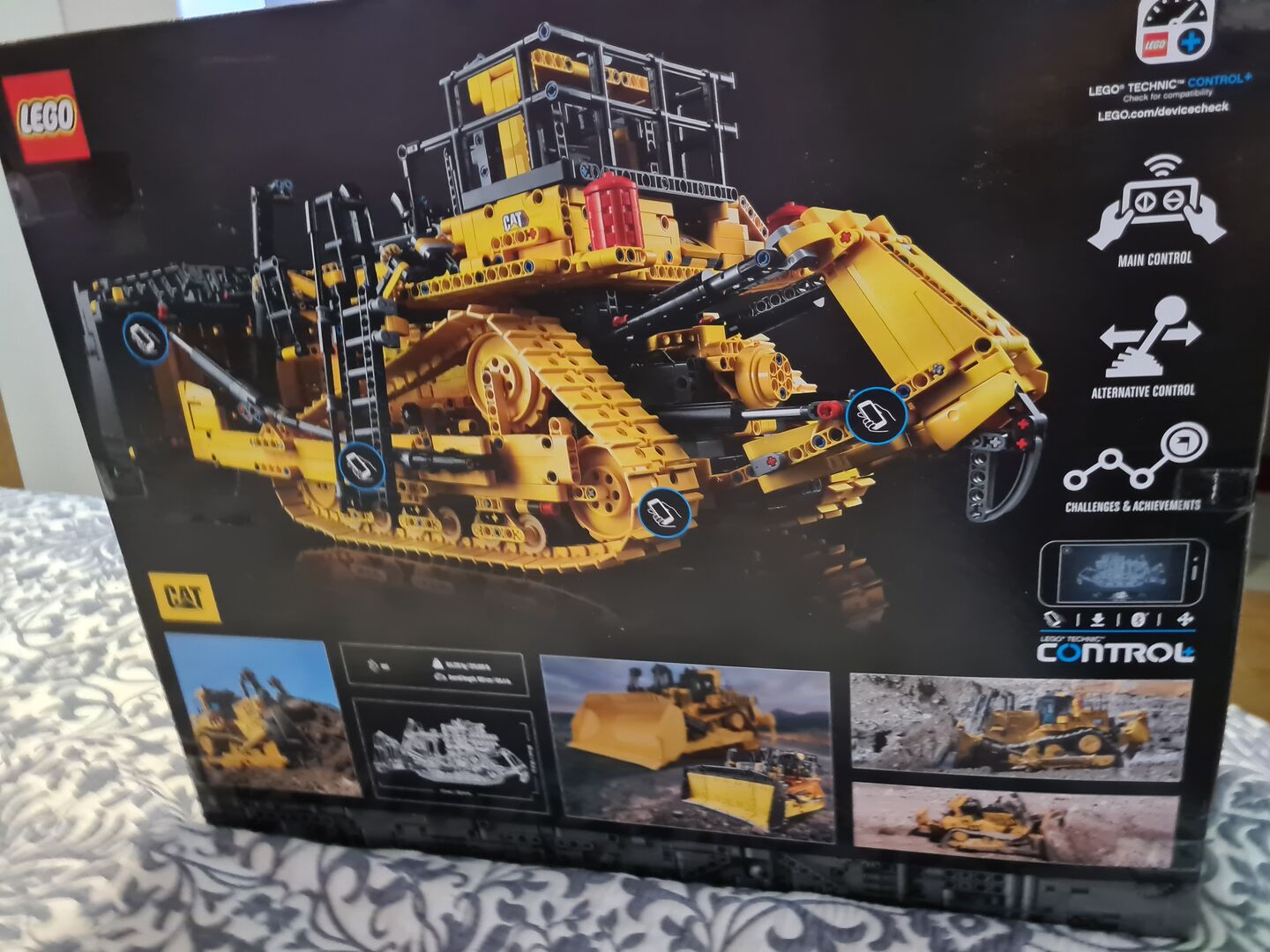 New Nib Set Lego Technic App Controlled Cat D Bulldozer