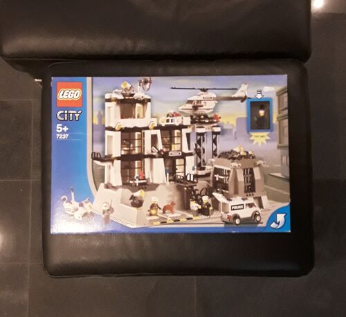 ᐅ Set • Lego 7237 City ⇒ 1 offer • Police Station [Lighted Figure ...