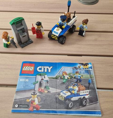 Lego city starter set 60136 on sale