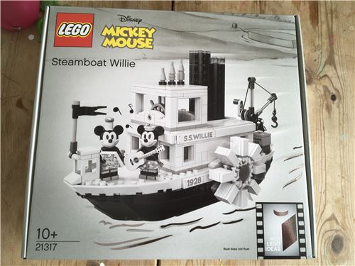 Disney steamboat lego online