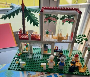 Breezeway Cafe, Lego 6376, Peter , Town, Weggis