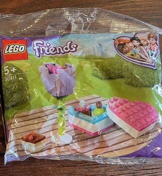 Chocolate box & flower, Lego 30411, Fiona, Friends, Preston