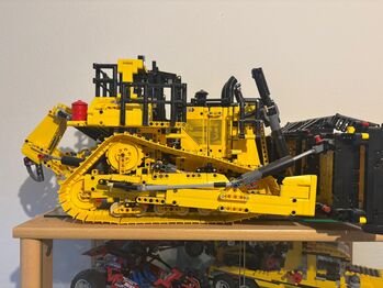 LEGO CAT D11 Bulldozer, Lego, Manuela Lienhardt, Technic, Zug