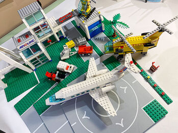 Lego City Airport from 2004, Lego 10159-1, James Lewis, City, St. John's