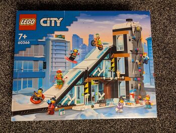 LEGO City Ski and Climbing Center, Lego 60366, Richard Whitehead, City, KINGSWINFORD