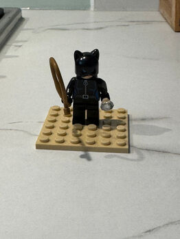Lego DC Super Heroes – Catwoman Minifigure (Blue Detail Variant), Lego, Thomas Holloway, Minifigures, Hailsham