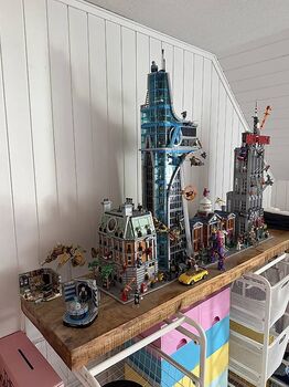 LEGO Marvel / Avengers Modular Buildings Top Zustand, Lego, Richard, Marvel Super Heroes, Signau