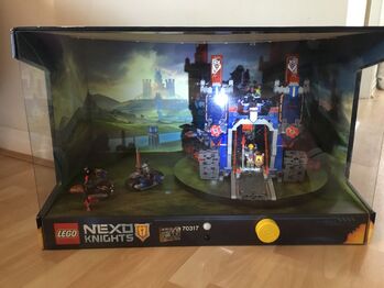 Lego Nexo Knights the Fortrex large display case., Lego 70317, A Gray, NEXO KNIGHTS, Thornton-Cleveleys