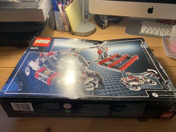 Lifting trucks, Lego 8071, Sara, Technic, Bromsgrove