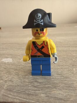 Pirate shirt with knife, blue legs , black pirate hat with skull, Lego 1873, Gina, Minifigures, Pretoria 