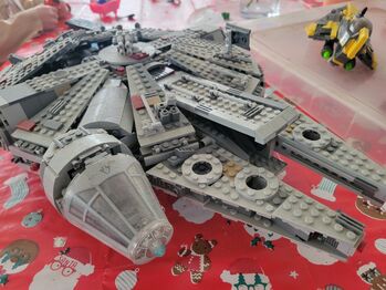 Star wars Millennium falcon, Lego, Lee , Star Wars, South ockendon