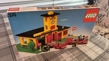 Vintage pre-owned LEGO Fire Station complete with Box, Lego 374, Stefan Bommeli, Town, Wetzikon