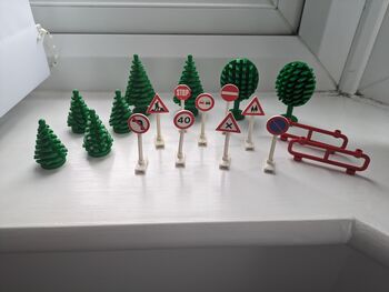 Vintage trees, signposts and barrier bundle, Lego, Scott Lindsay, other, GLASGOW