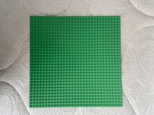 10700: Green Baseplate - Plate is Bright Green (32 x 32) Lego 10700