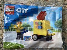 30569: LEGO Stand - Retired & Hard to Find Poly Bag Lego 30569