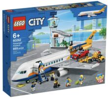 60262: Passenger Airplane - Retired Set Lego 60262