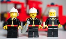 6366 Feuerwehr und Einsatzwagen von 1984 Lego 6366