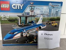 Airport passenger terminal Lego 60104