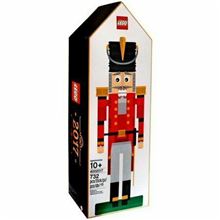 Employee gift nutcracker set Christmas 2017 Lego 4002017