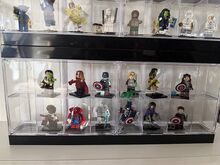 LEGO Marvel Minifiguren Sammlung 28 Figuren inkl. Vitrinen Lego