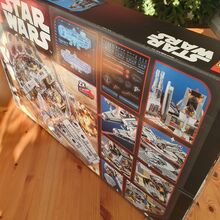 Lego Millennium Falcon new in box Lego 75105-1