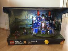 Lego Nexo Knights the Fortrex large display case. Lego 70317
