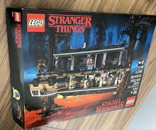 Lego stranger things Used but in excellent condition and complete Lego 75810