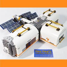 Lunar Space Station Lego 60227