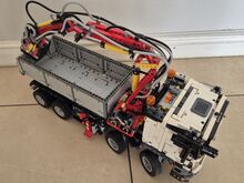 Mercedes-Benz Arocs Technic truck Lego 42043