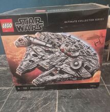 Millennium Falcon Full Size unopened Lego 75192