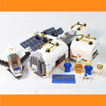 Lunar Space Station Lego 60227