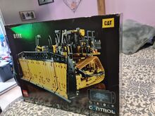 Technic App Controlled CAT D11 Bulldozer Lego 42131