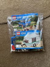 Van & Caravan Lego 60117