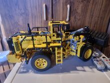 Volvo loader Lego 42030