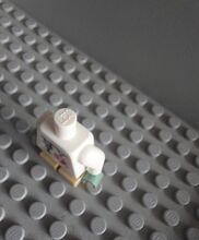 For sale is an authentic LEGO Star Wars “I ❤️ NY” Yoda minifigure, originally released as a rare pro Lego