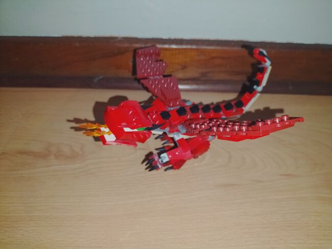 3-in-1 Red Creatures (Dragon, Snake, Scorpion)), Lego 31032, Sean Lawrence, Creator, Centurion, Abbildung 4