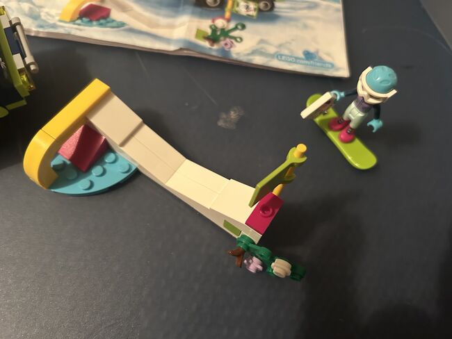 41321 friends snow resort off roader, Lego 41321, Anne, Friends, Bracknell, Image 3