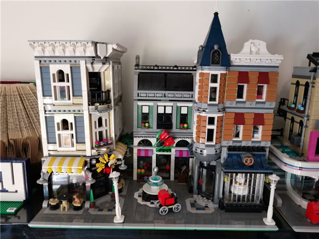 Assembly square 10255, Lego 10255, Mark, Creator, Wolverhampton, Abbildung 2