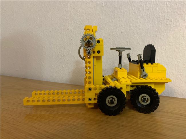 Car chassis & other classic Technic, Lego 8860, Roland Stanton, Technic, Johannesburg, Image 3