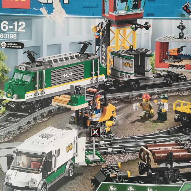 CARGO TRAIN, Lego 60198, Mandy Bleach, City, East London, Image 4