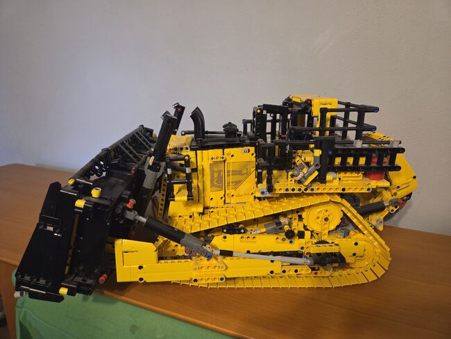 Cat D11 Bulldozer, Lego, PetraP, Technic, Stainz , Image 5