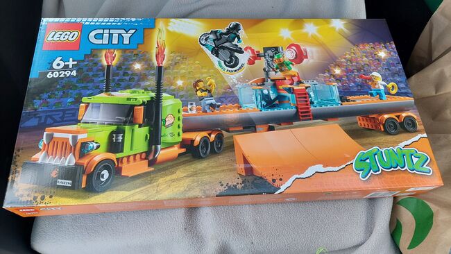 City stunt Show Truck, Lego 60294, oldcitybricks.com.au, City, Dubbo