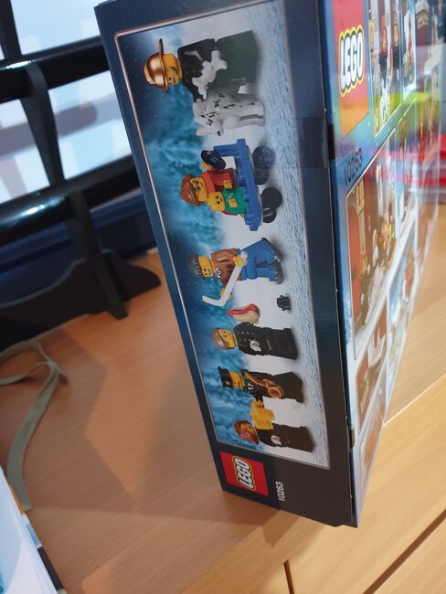 Creator Expert Winter Village Fire Station, Lego 10263, Suzi, Creator, Glenmore Park , Abbildung 5