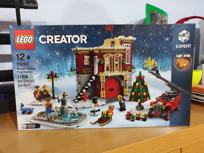 Creator Expert Winter Village Fire Station, Lego 10263, Suzi, Creator, Glenmore Park 