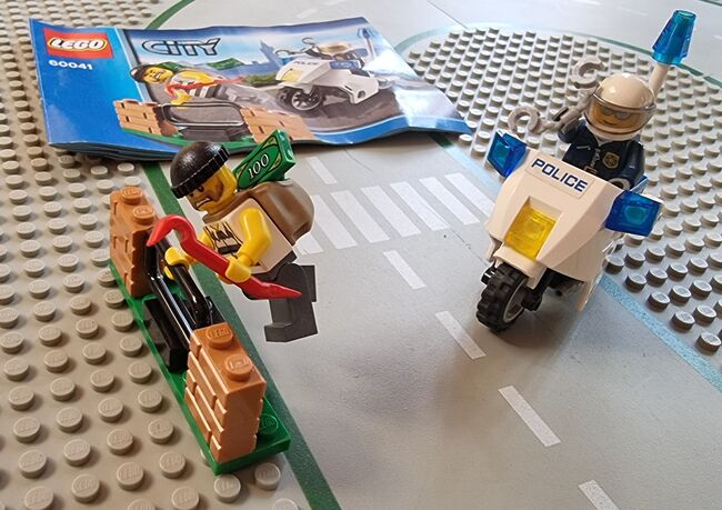 Crook Pursuit, LEGO® City, Lego 60041, Michael, City, Randburg, Image 2