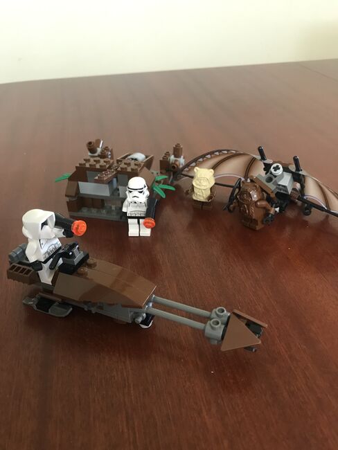 Ewok Attack, Lego 7139, Alex Langusch, Star Wars, CAMBERWELL