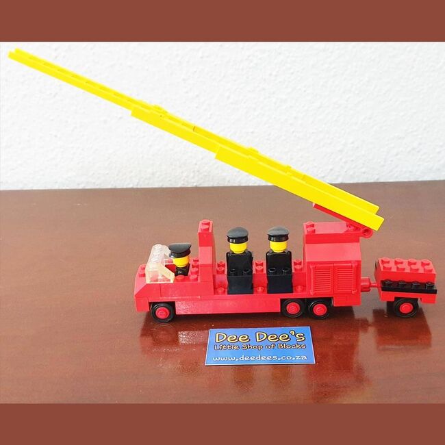 Fire Engine with Firemen, Lego 693, Dee Dee's - Little Shop of Blocks (Dee Dee's - Little Shop of Blocks), LEGOLAND, Johannesburg, Abbildung 3
