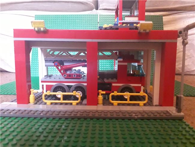 Fire Station, Lego 60004, OtterBricks, City, Pontypridd, Image 5