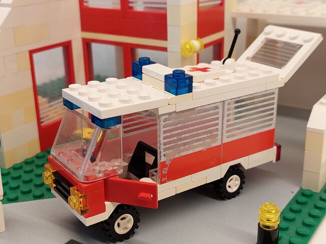 Krankenhaus / Emergency Treatment Center (St. Mary's Hospital), Lego 6380, Elke, LEGOLAND, Linz, Image 7